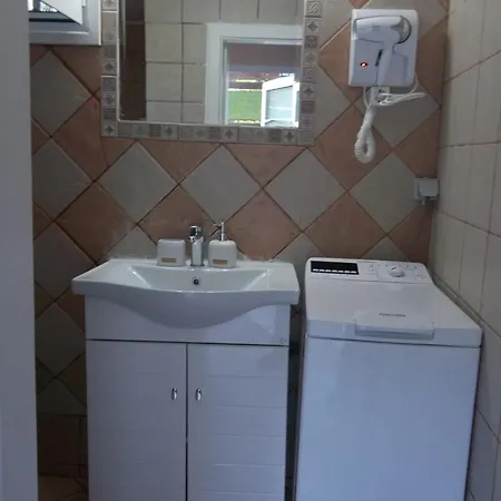 Sminos E4 Path, γυθειο Nyaraló