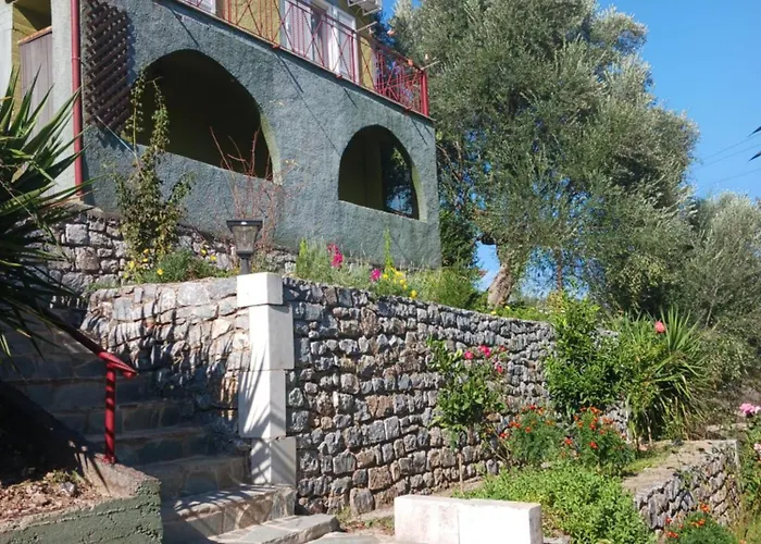 Sminos E4 Path, γυθειο Monachi Sikia